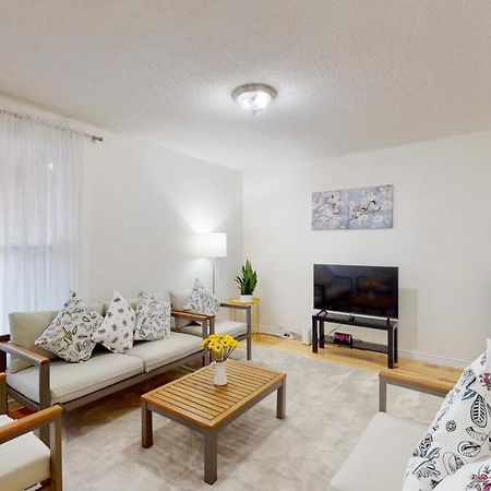 Modern Bright Cozy 3Bed 3Bath Vacation House In Ajax, Greater Toronto Area Gta, On, Canada Экстерьер фото